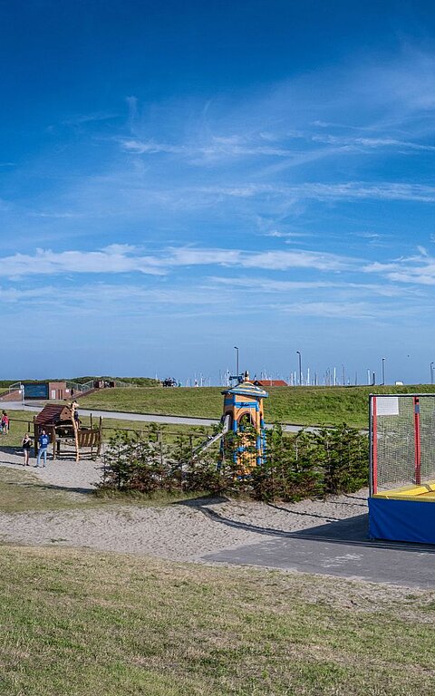 Minigolf und Trampolin mit Spielplatz auf Juist