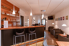 Panorama Sauna auf Juist - Bild zeigt Gastronomiebereich am Ruheraum in der Sauna