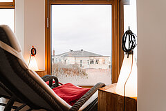 Panorama Sauna auf Juist - Bild zeigt den Ruheraum mit Aussicht