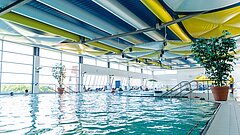 Innenbereich des Schwimmbads auf Juist