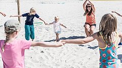 Kinder bei Kinderprogramm am Strand auf Juist