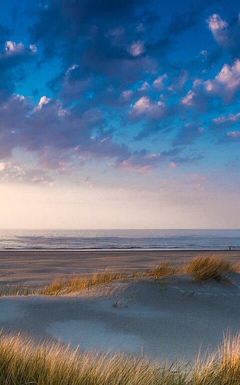 Himmel am Juister Strand bei Sonnenuntergang